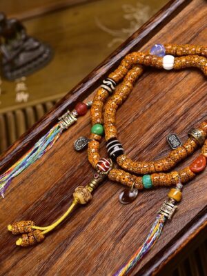 desc_2 Tibetan 108 Star and Moon Bodhi Seed Mala Beads Necklace with Authentic Three-Line dZi Stone and Aged Agate