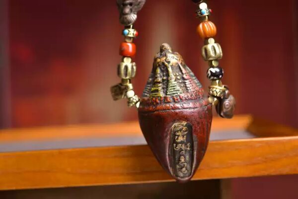Tibetan 108 Star and Moon Bodhi Seed Mala Beads Necklace with Authentic Three-Line dZi Stone and Aged Agate